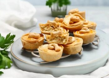 Empadas de bacalhau (Portuguese Codfish Empanadas)