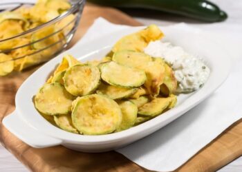 Greek Fried Zucchini (Kolokithakia Tiganita)