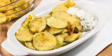 Greek Fried Zucchini (Kolokithakia Tiganita)