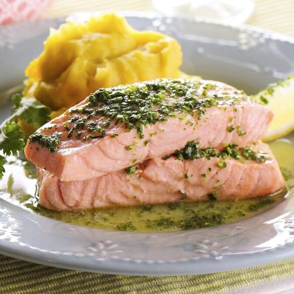 Easy and simple salmon with mashed potatoes