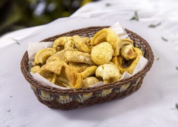 Portuguese torresmos