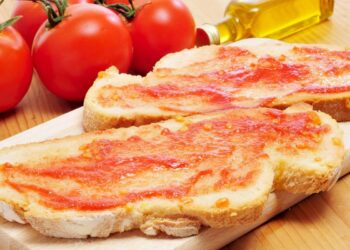 Spanish tomato toast