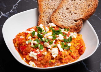 Menemen (Turkish Peppers, Tomato and Eggs)