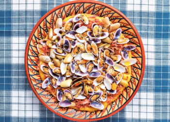 Xerem de Conquilhas (Algarve Cornmeal with Clams)