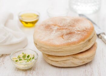 Bolo do Caco (Madeiran Garlic Butter Flatbread)