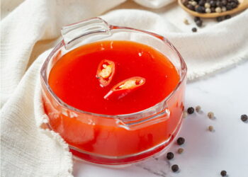 Molho Piri-Piri Caseiro (Homemade Portuguese Piri-Piri Sauce)