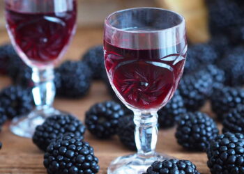 Licor de Amora (Portuguese Blackberry Liqueur)