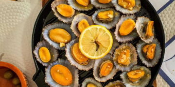 Lapas Grelhadas (Azorean Grilled Limpets)