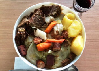 Sopas do Espirito Santo (Azorean Holy Spirit Soup)