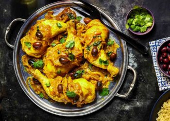 Moroccan Chicken Tagine with Preserved Lemon and Olives (Djej Mqualli)