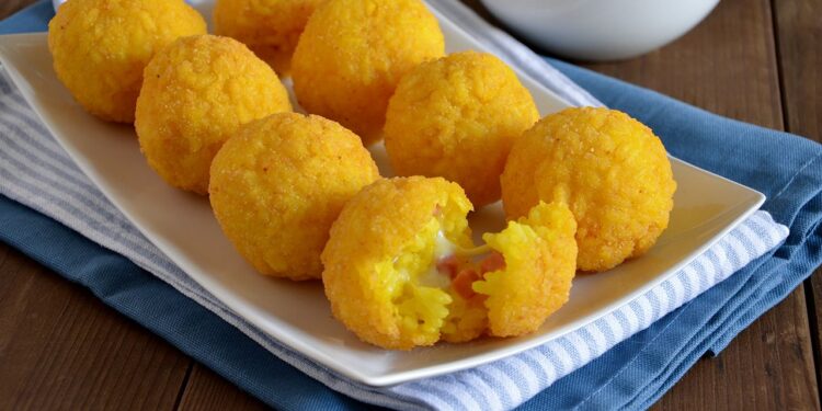Arancini di Riso (Sicilian Stuffed Rice Balls)