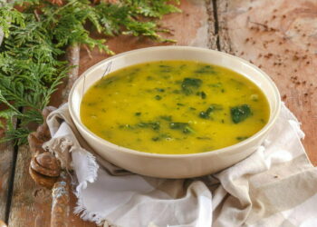 Sopa de Nabiças (Portuguese Turnip Greens Soup)