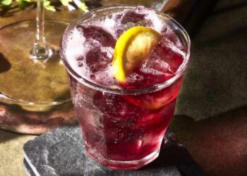 Tinto de Verano (Spanish Summer Wine Cooler)
