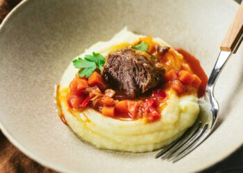 Bochechas de Porco Estufadas (Red Wine Braised Pork Cheeks)