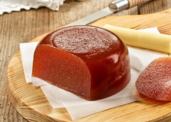 Marmelada Portuguesa (Traditional Portuguese Quince Paste)