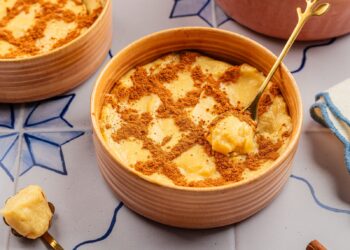 Papas de Milho Doces (Trás-os-Montes Sweet Cornmeal Breakfast Porridge)