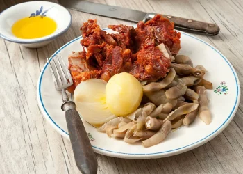 Butelo com Casulas (Trás-os-Montes Smoked Pork and Bean Stew)