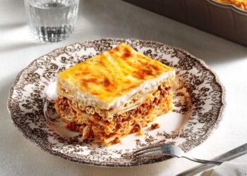 Pastitsio (Greek Baked Pasta with Meat and Béchamel)