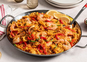 Fideuà (Valencian Seafood Noodle Paella)
