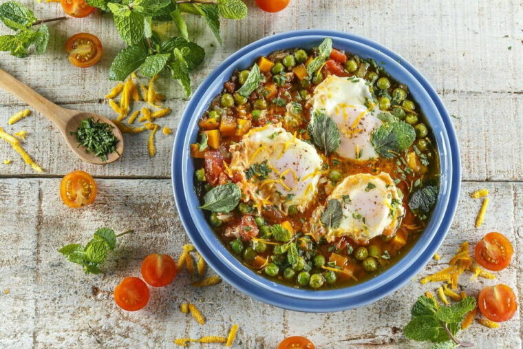 Sopa de Ervilhas com Ovos Escalfados (Alentejo Pea Soup with Poached Eggs)