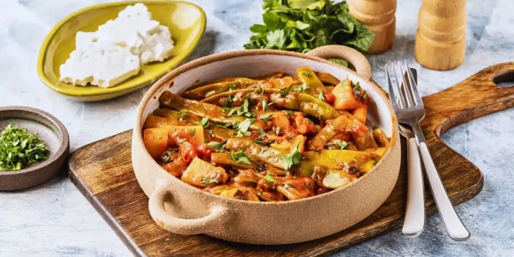 Fasolakia Ladera (Greek Braised Green Beans and Potatoes in Tomato)
