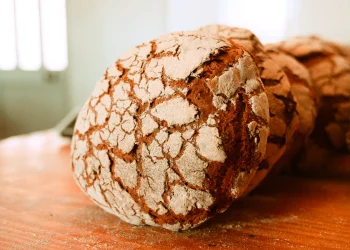 Pão de Centeio Transmontano (Trás-os-Montes Rye Bread)