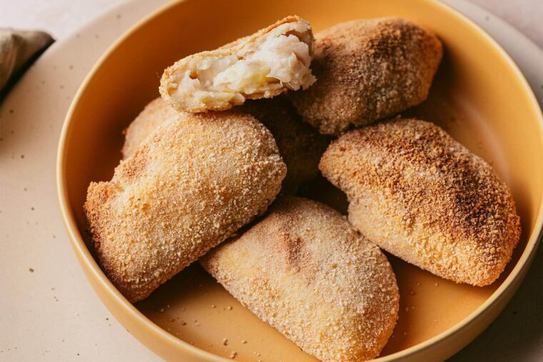 Rissóis de Peixe (Portuguese Fish Rissoles)